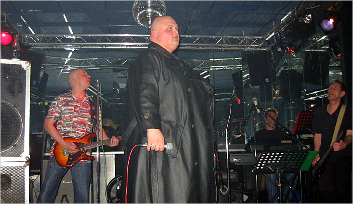 Foto: "Heroes and Divas" in Neustadt am 07.03.2002